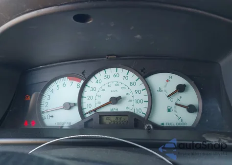 2004 Toyota Corolla S z USA, uszkodzony, nr VIN 1NXBR32E24Z235499